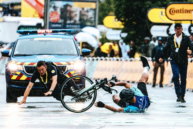PSA: Do not ride on the course if you are not a Tour de France rider