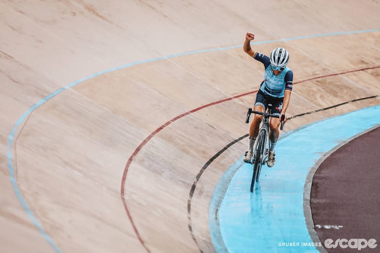Who is retiring from the women's peloton in 2025?