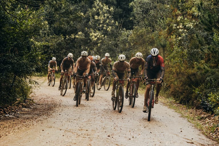Beers and Dubau-Prévot win Stage 1 at 2025 Gravel Burn