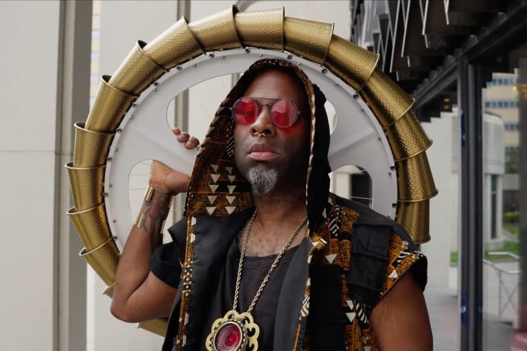 The artist who turned a bike wheel into a musical instrument
