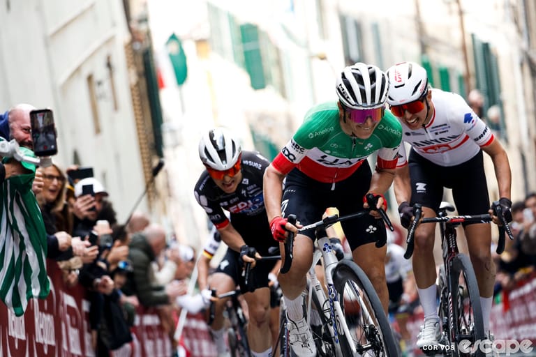 A breakdown of everything that happened in the final kilometre of Strade Bianche