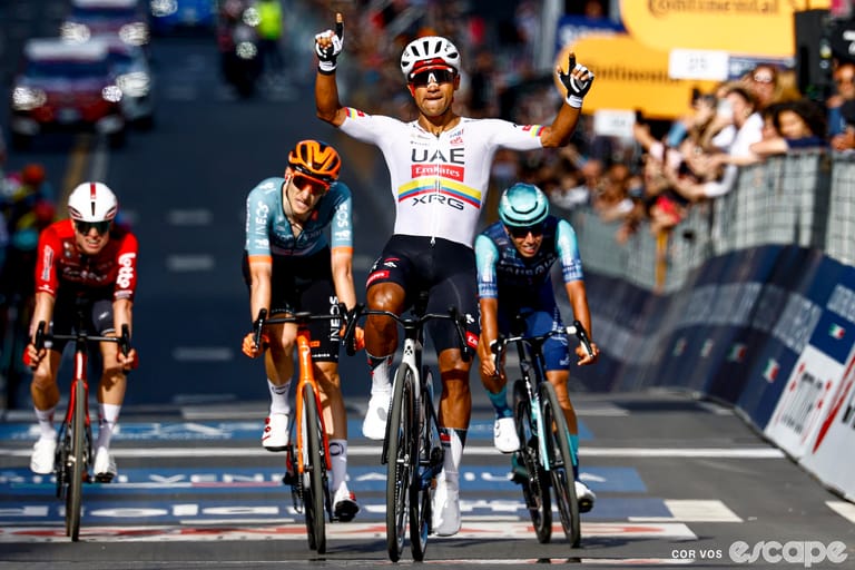 Giro: Narváez wins stage 4 as Ciccone rides into the maglia rosa