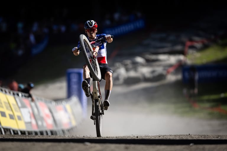 Updated: XCO World Series gallery and report: Berta   and Martin put on a masterclass in La Thuile