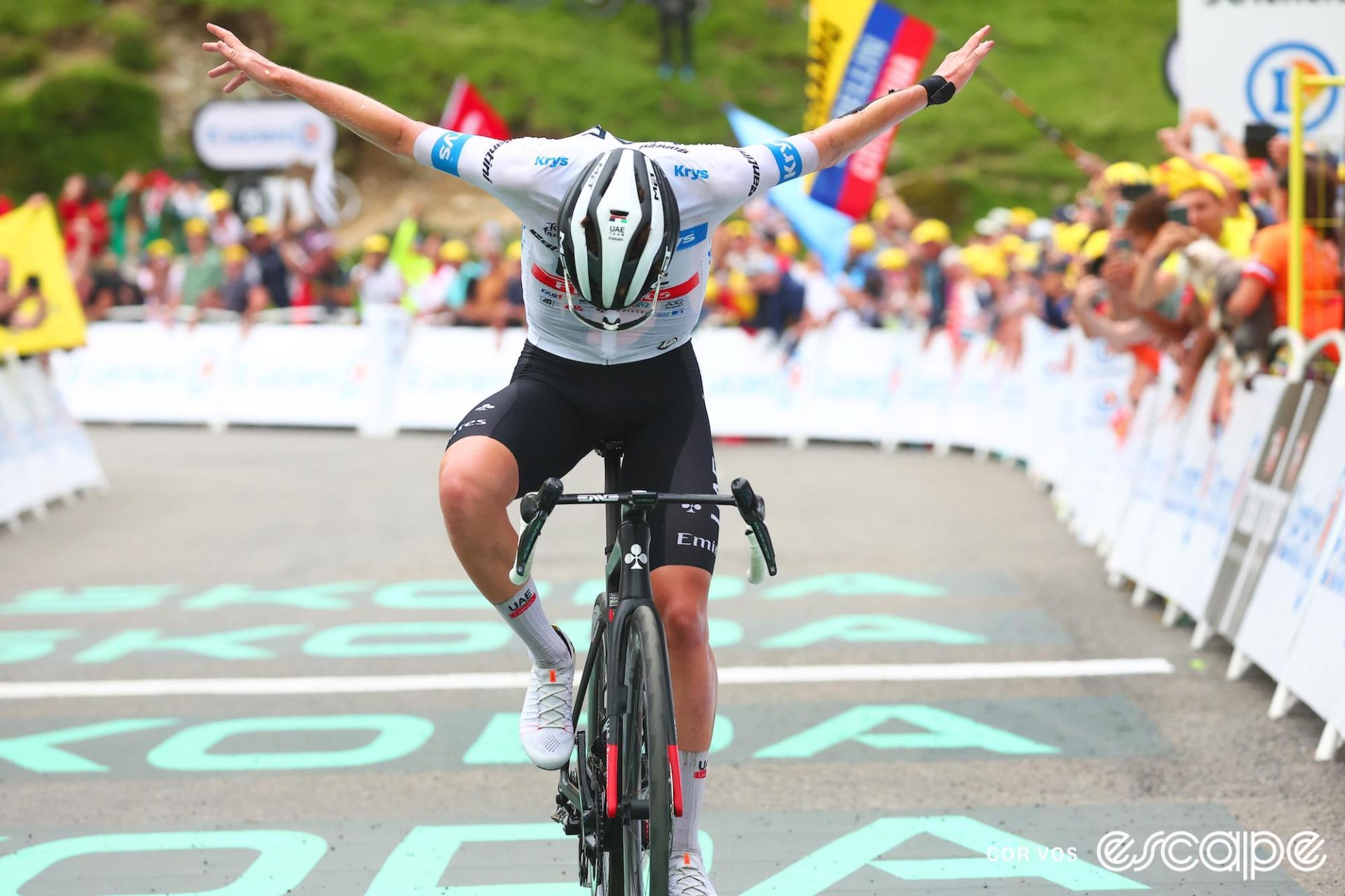 Tadej Pogačar winning stage 6.