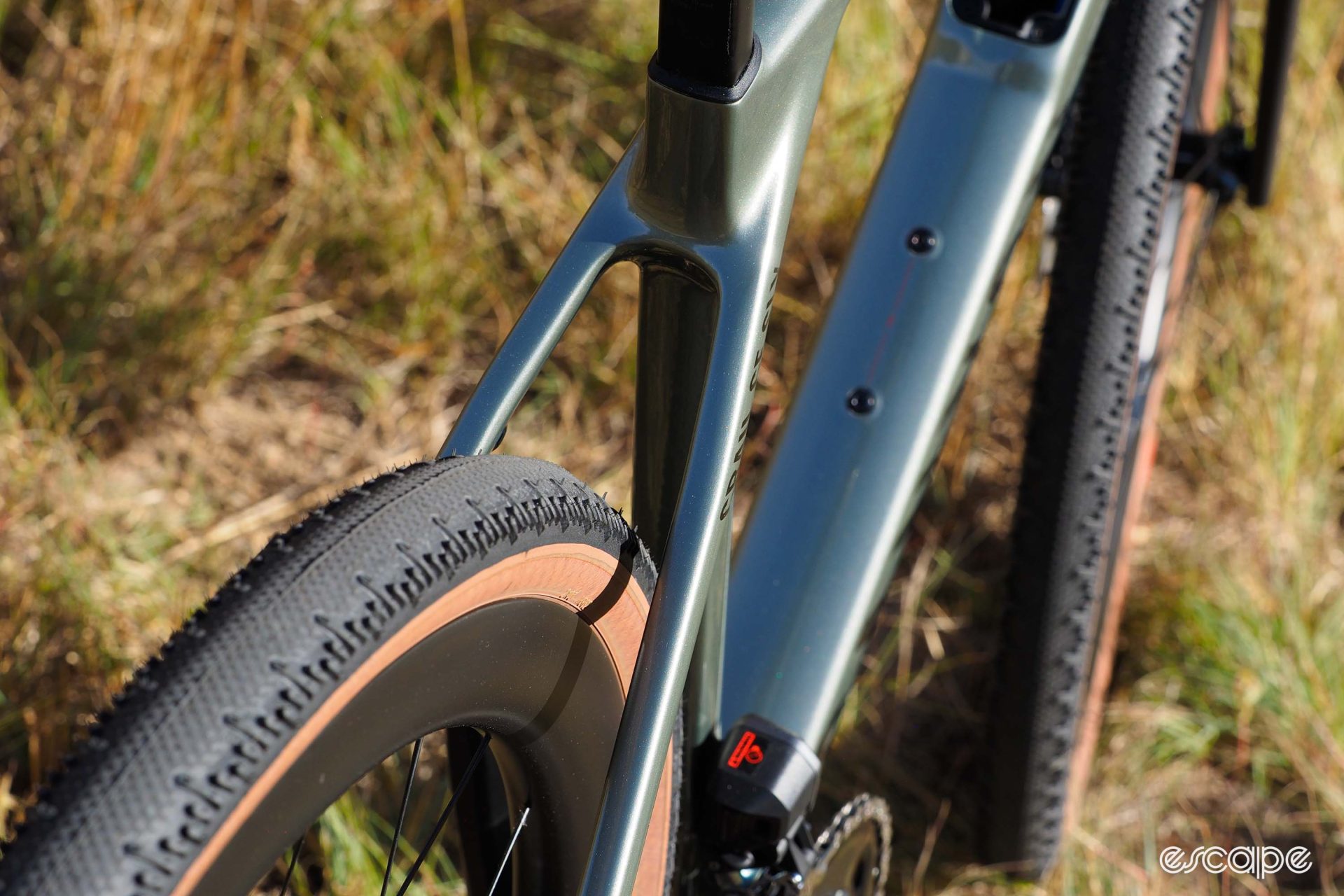 2024 Canyon Grail CF rear tire clearance