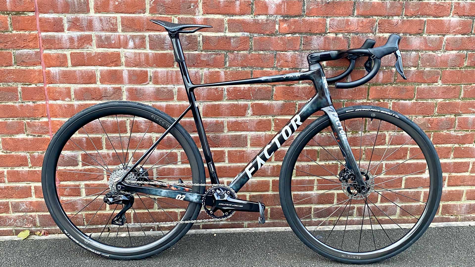 The photo shows Ed Laverack's Factor O2 VAM with Dura Ace Di2 and Black Inc 28:33 wheelset.