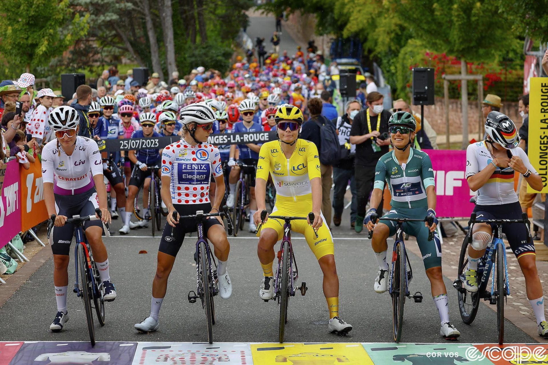 The start line of stage 3 of the Tour de France Femmes.