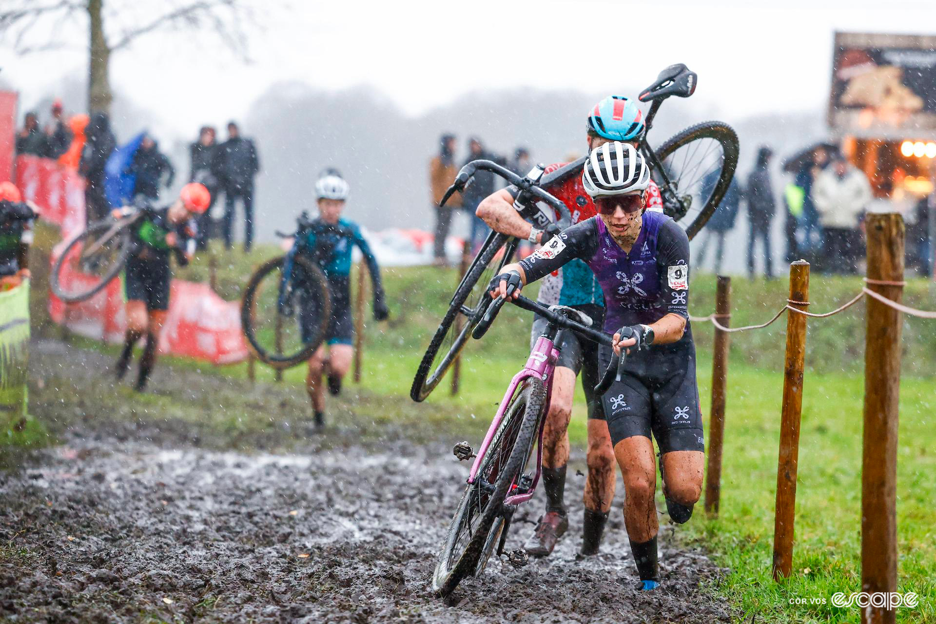 Kiona Crabbé during a very wet and muddy Exact Cross Essen.