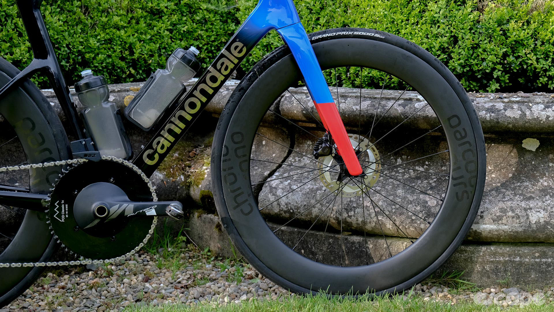 The image shows the front Parcours Chrono wheel and forks on the optimised Cannondale SuperSix Evo Hi-Mod 2 built for the Ras Tailteann stage race.