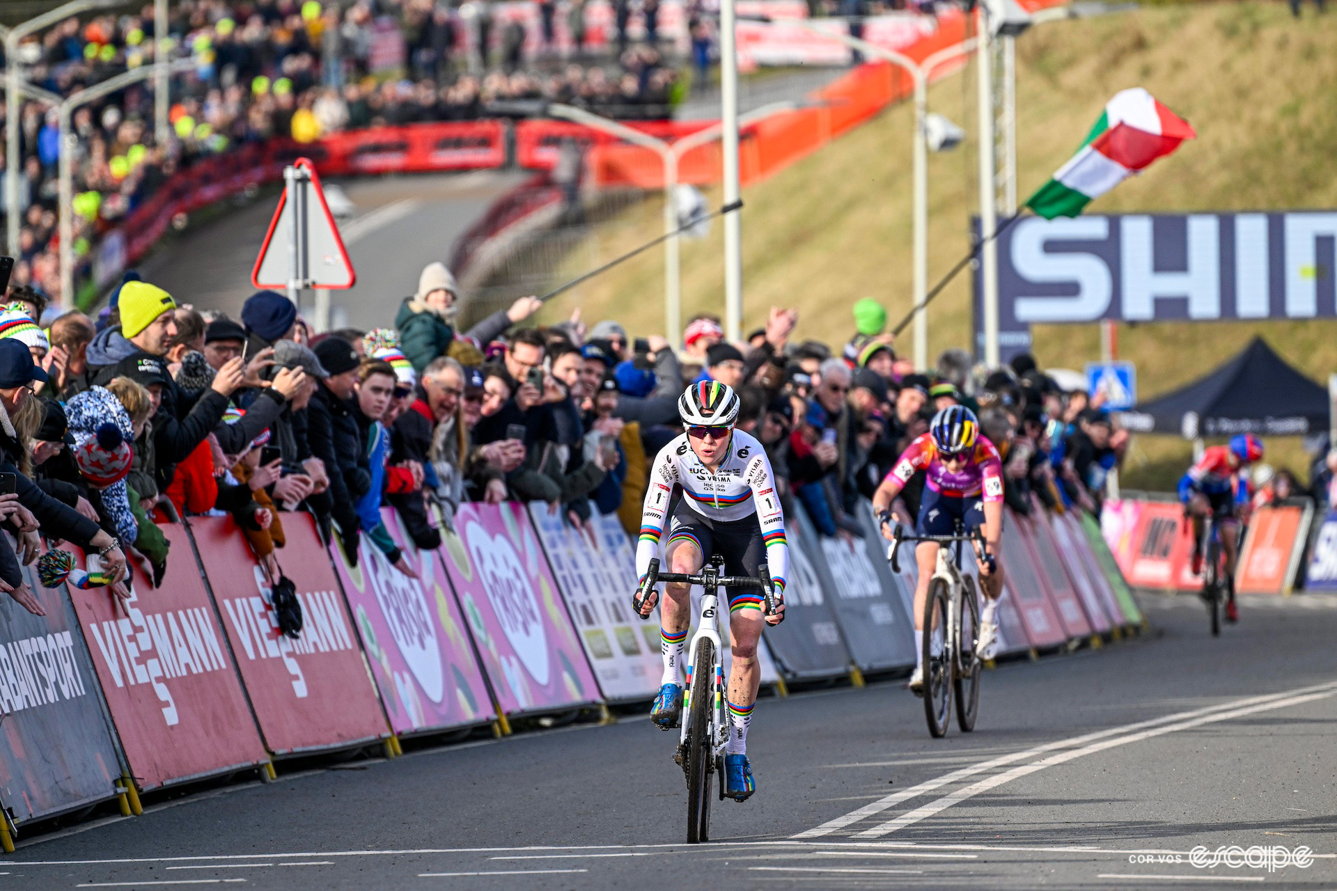 Fem van Empel beating Blanka Vas in the sprint for victory at CX World Cup Hoogerheide.