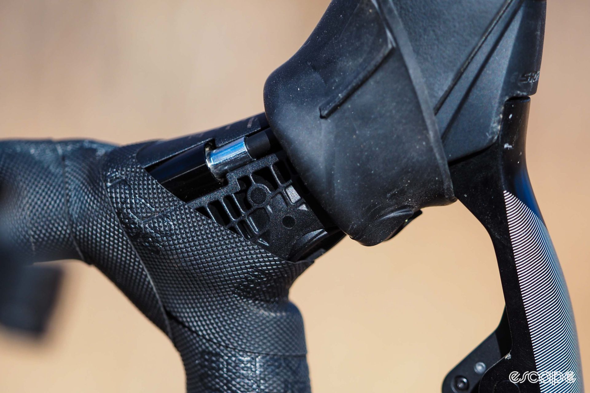 SRAM Apex AXS XPLR levers body detail