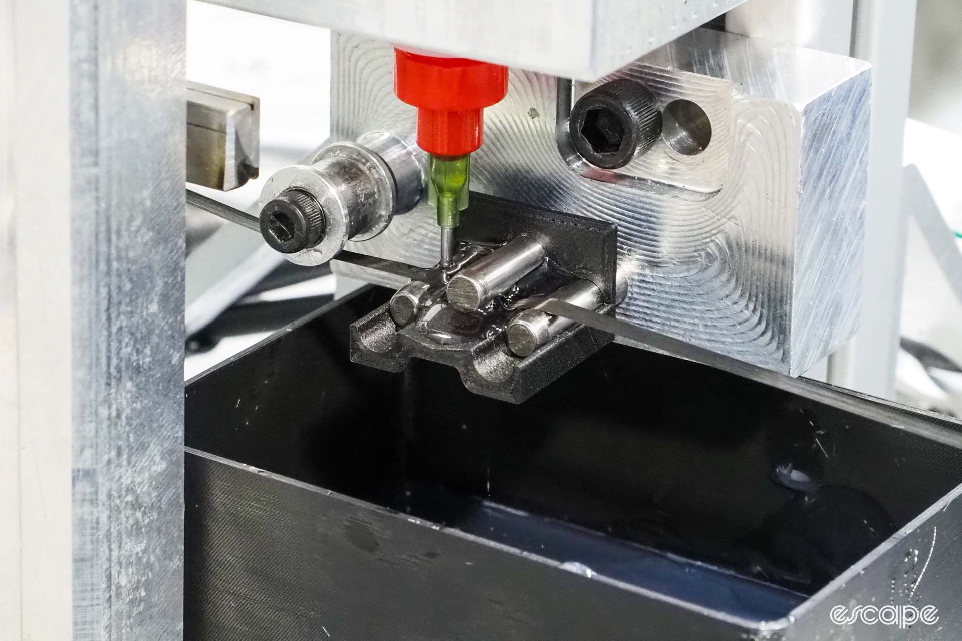 Framework resin feed system nozzle