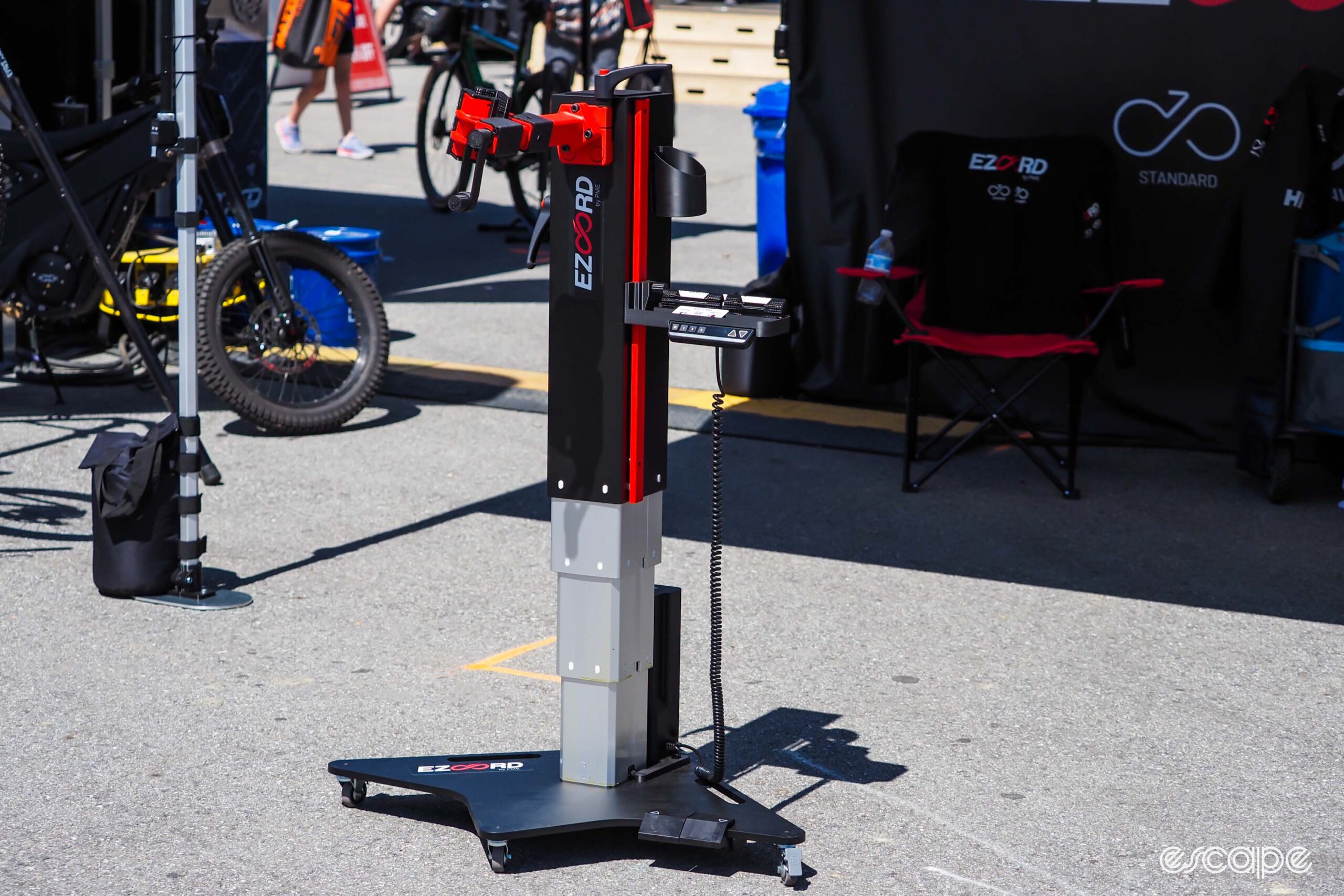 Ezoord repair stand