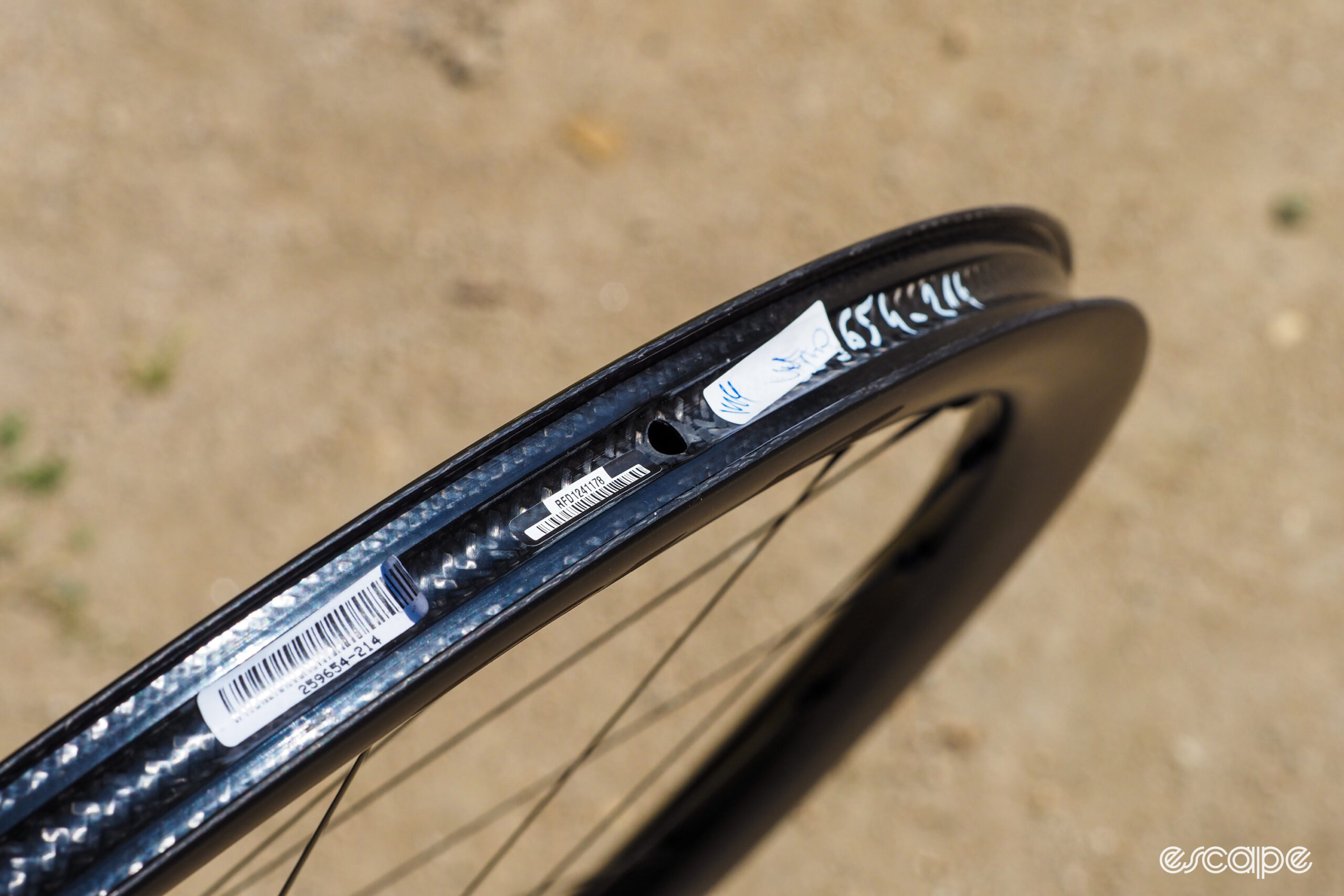 Mavic tubeless tapeless rim