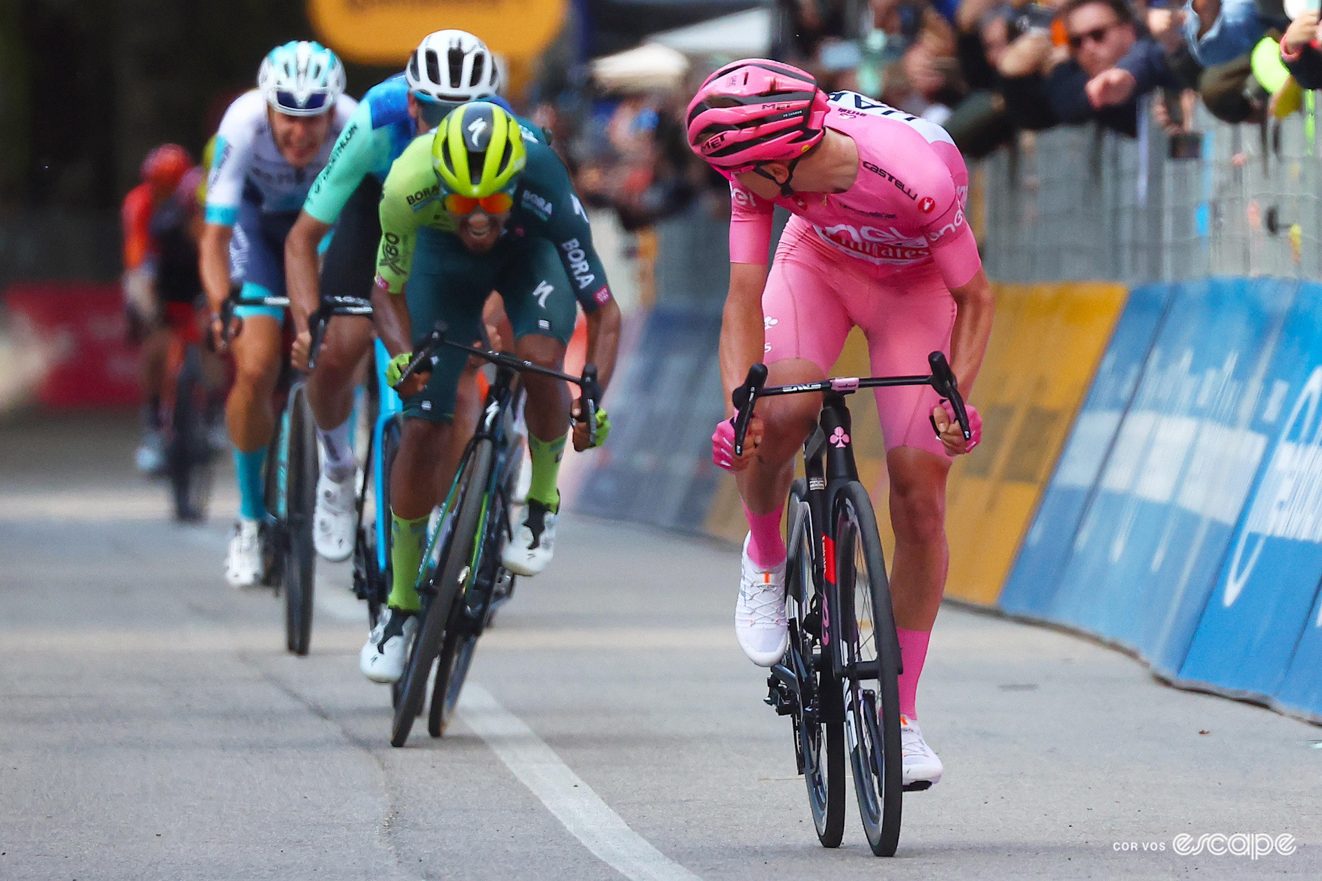 CORVOS_00036686-076-giro-stage-8