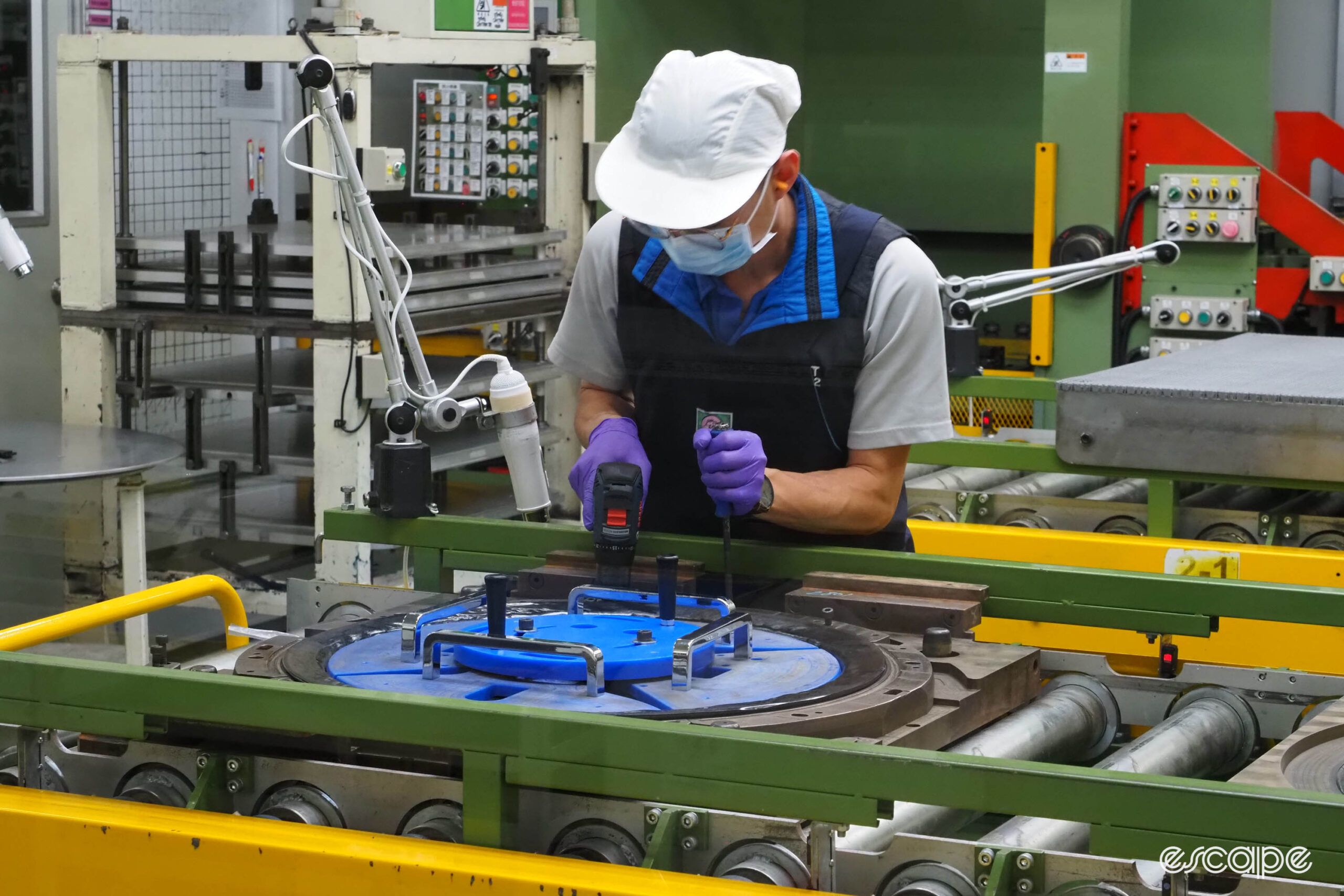 Giant carbon factory tour making carbon rims