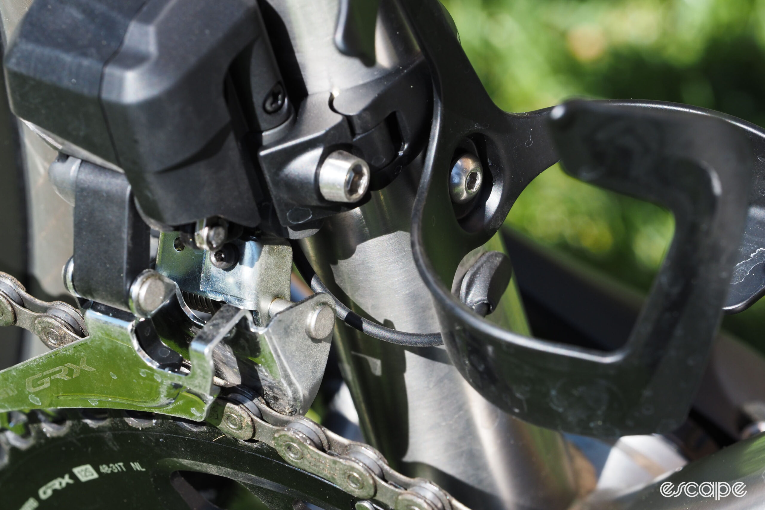 Shimano GRX Di2 RX825 front derailleur