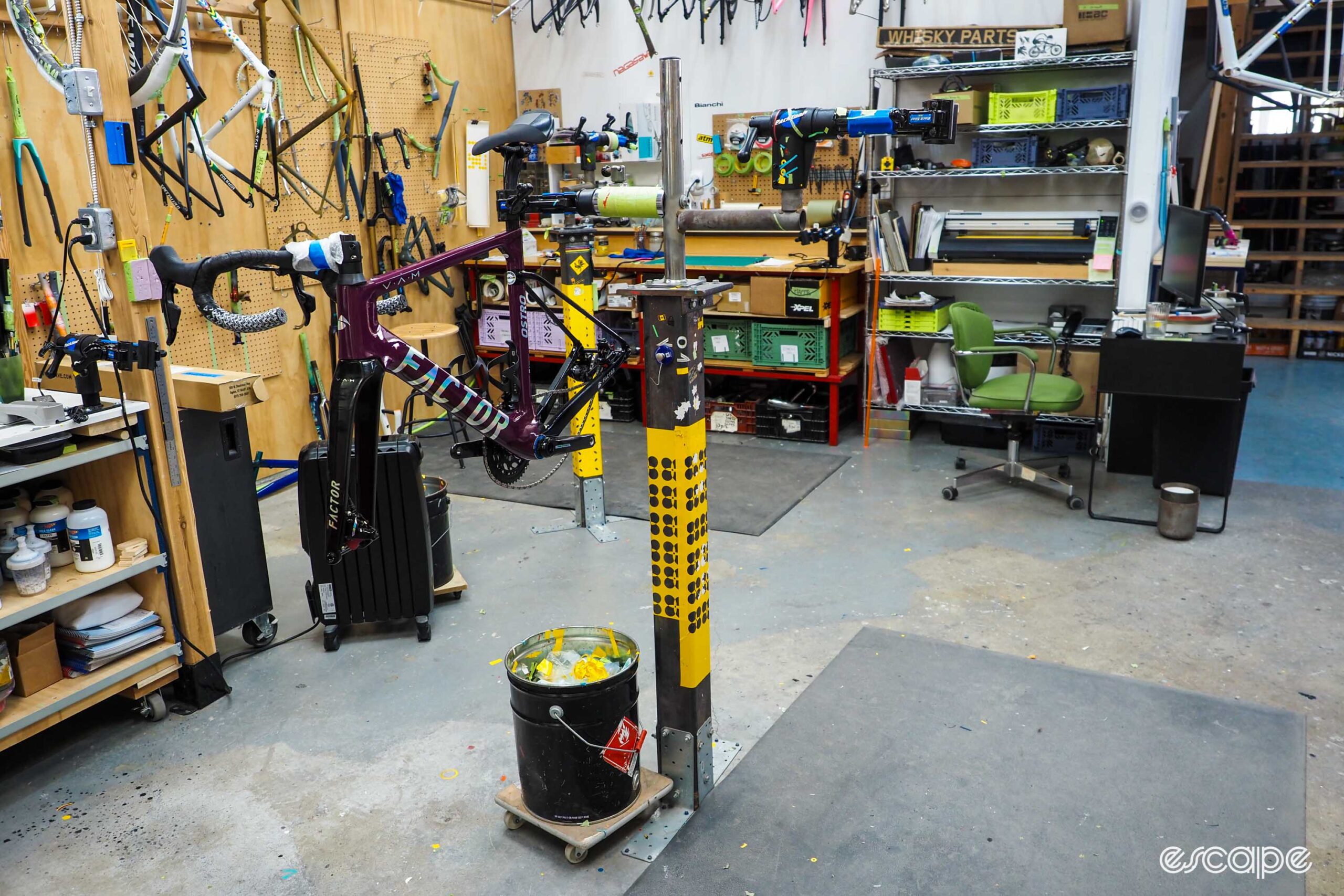 Velocolour repair stands