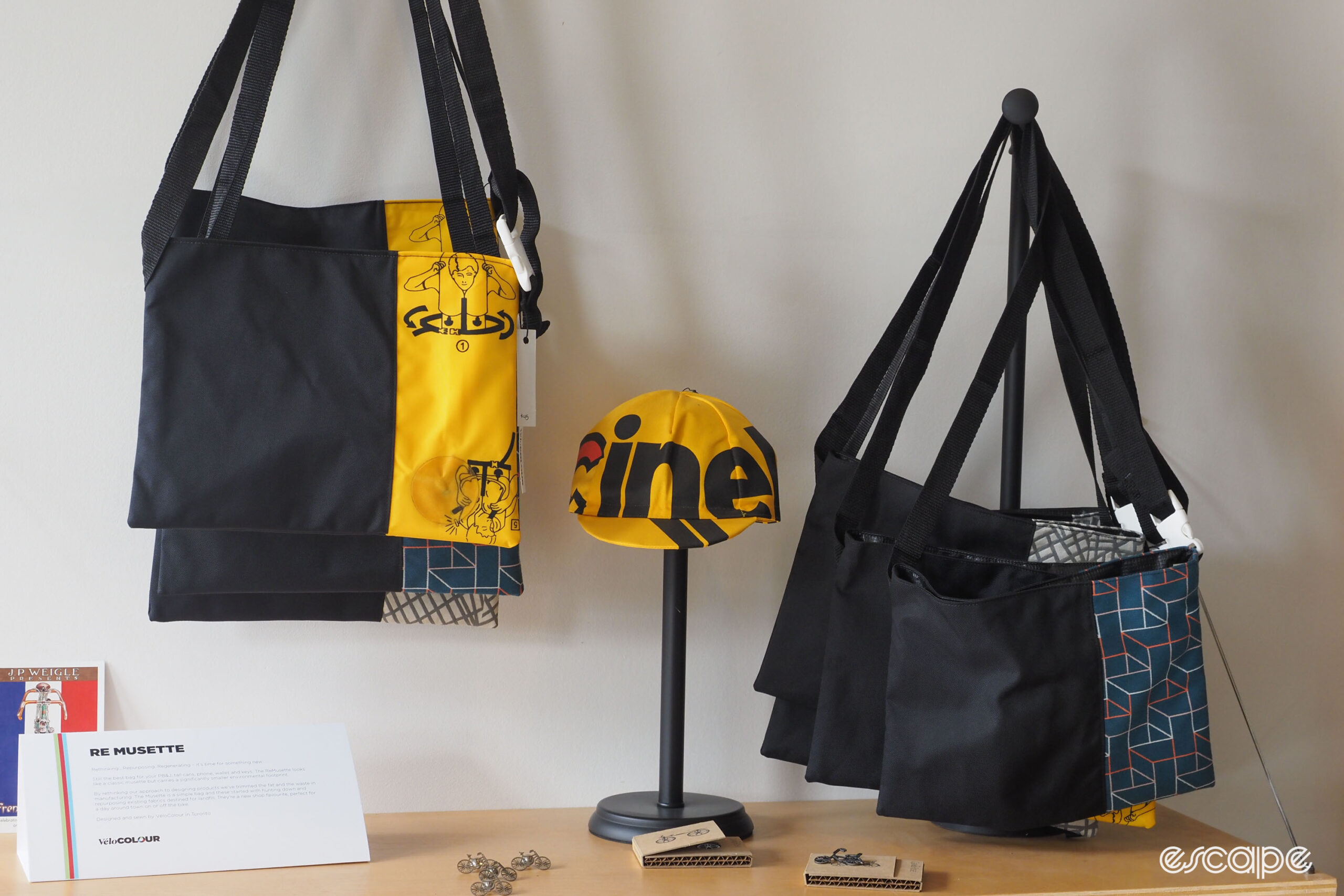 Velocolour musette bags