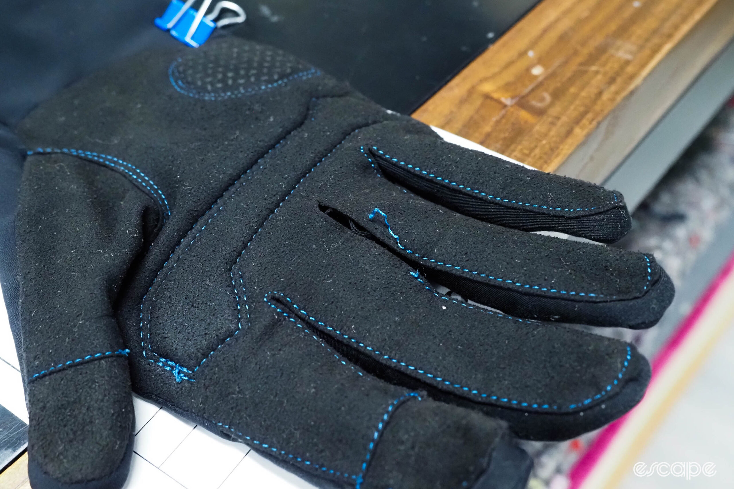 Velocolour glove stitch