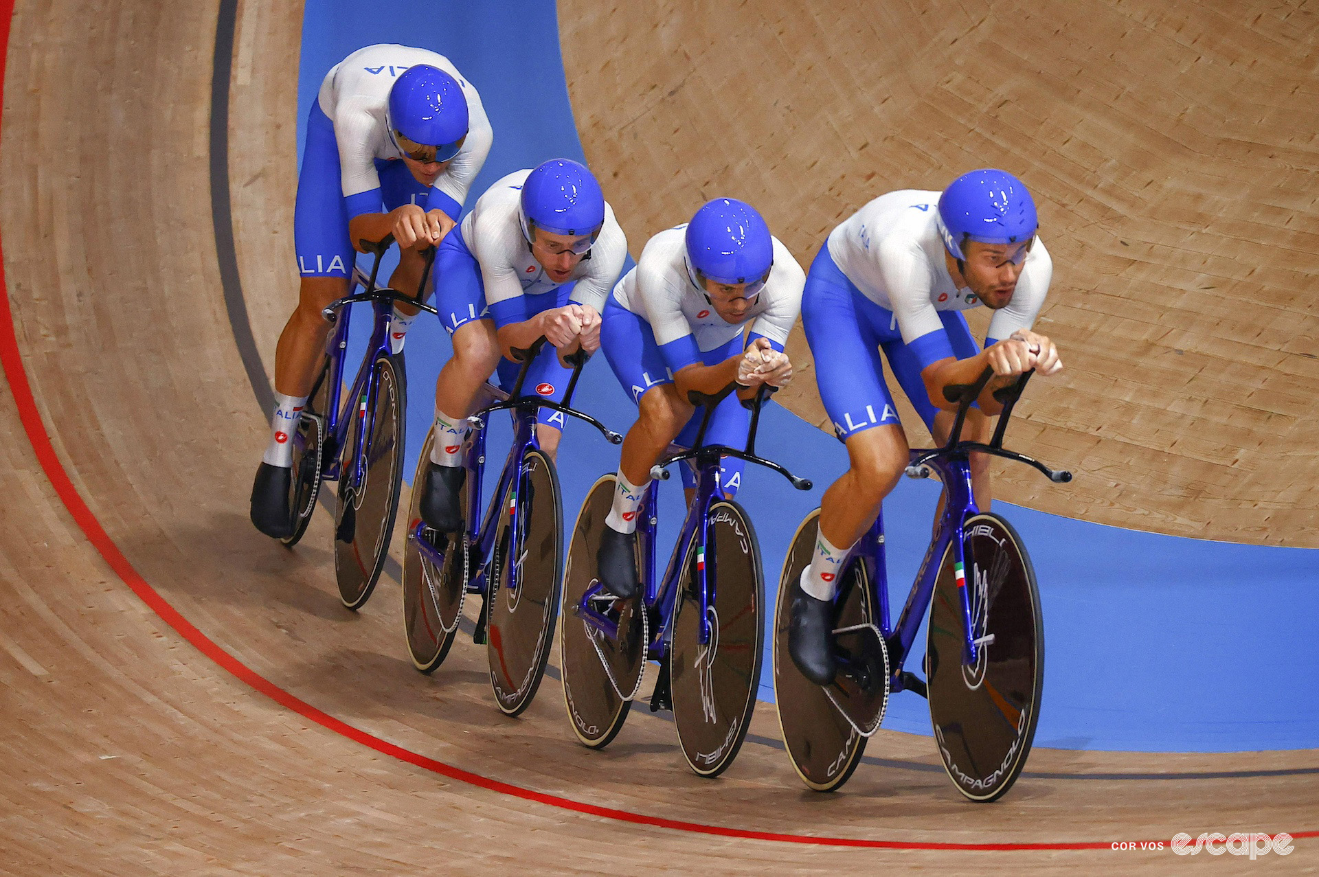 The Italian men's team pursuit squad on their way to Olympic gold in Tokyo 2020.