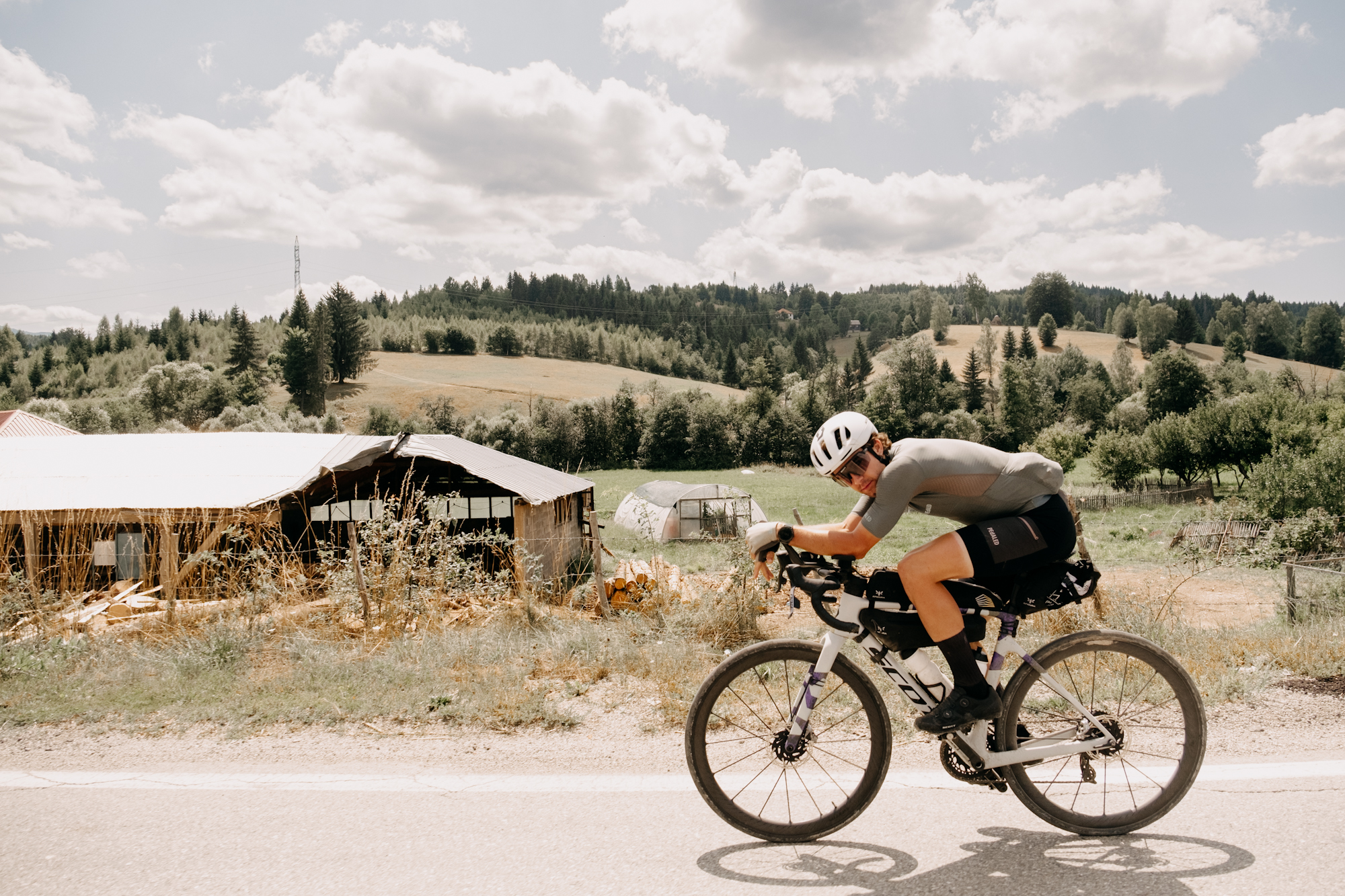 Robin Gemperle races through Montenegro (Credit: Tomás Montes)