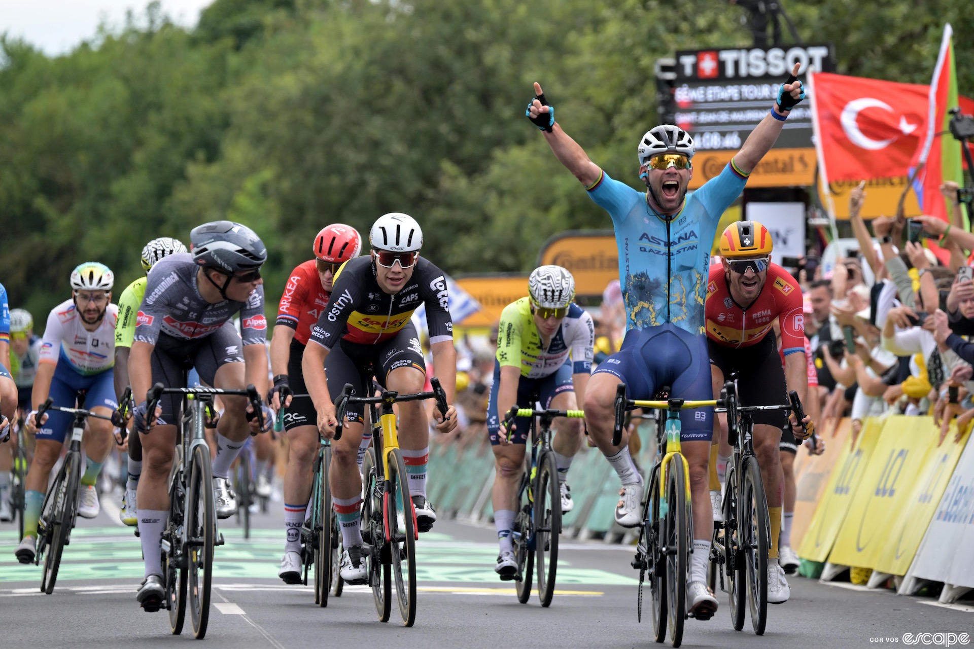 Mark Cavendish wins stage 5 at the Tour de France.