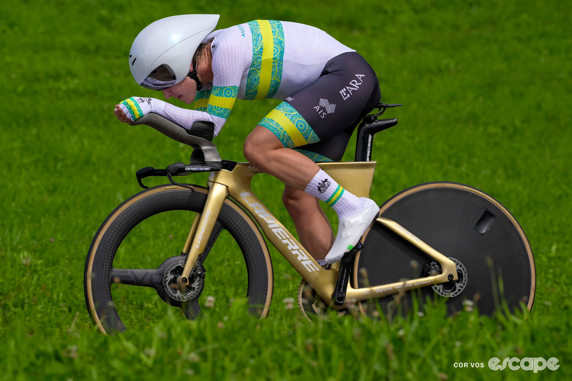 Grace Brown adopting an aero position on the gold time trial bike that commemorates her Olympic title during the World Championship time trial 2024.