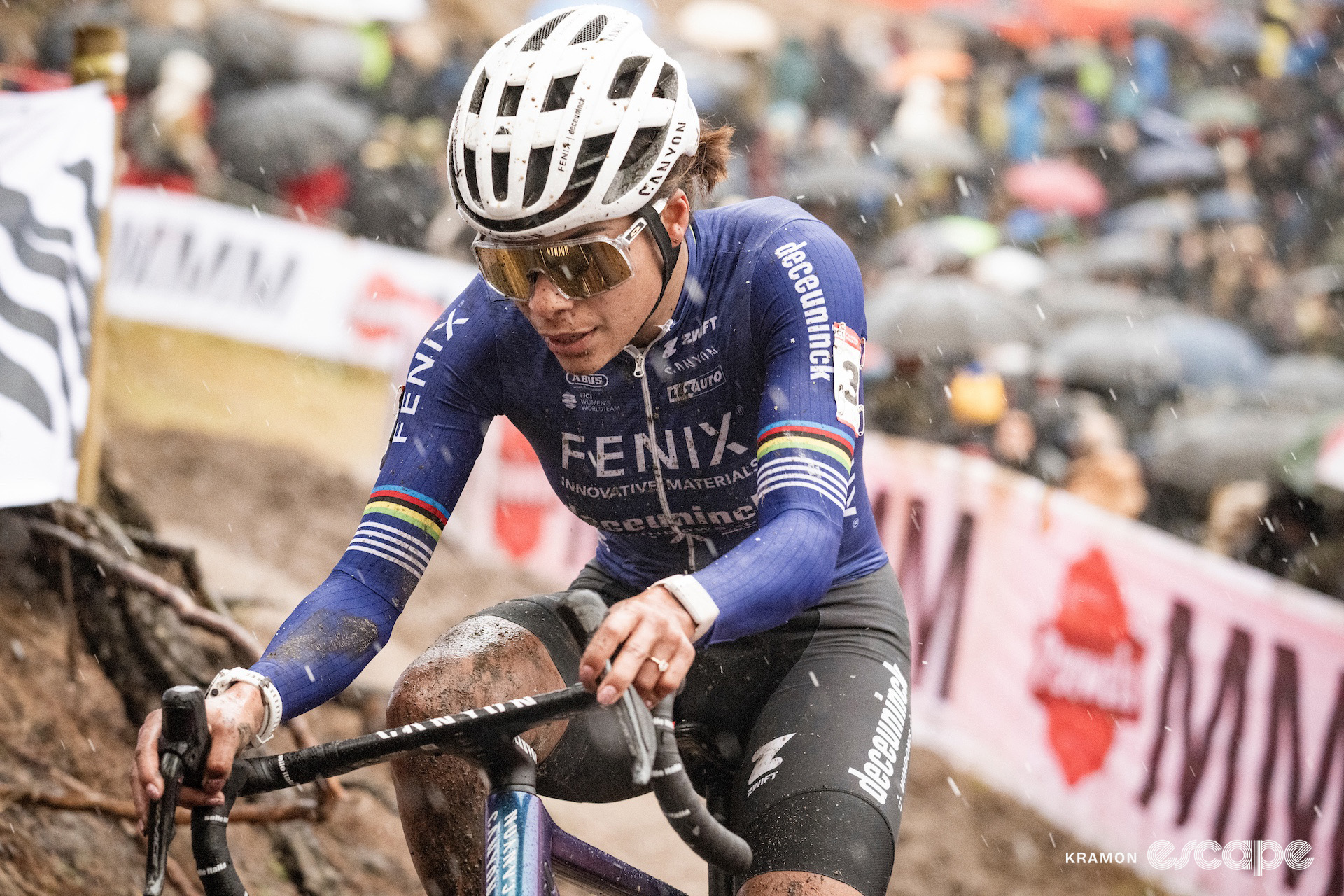 Ceylin del Carmen Alvarado in the rain during cyclocross World Cup Zonhoven.