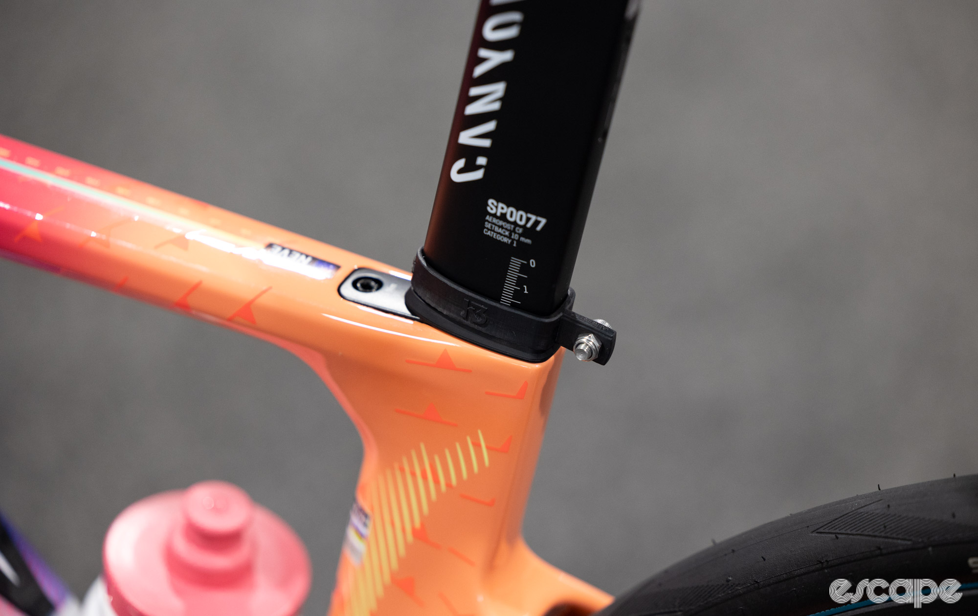 Seatpost and number holder