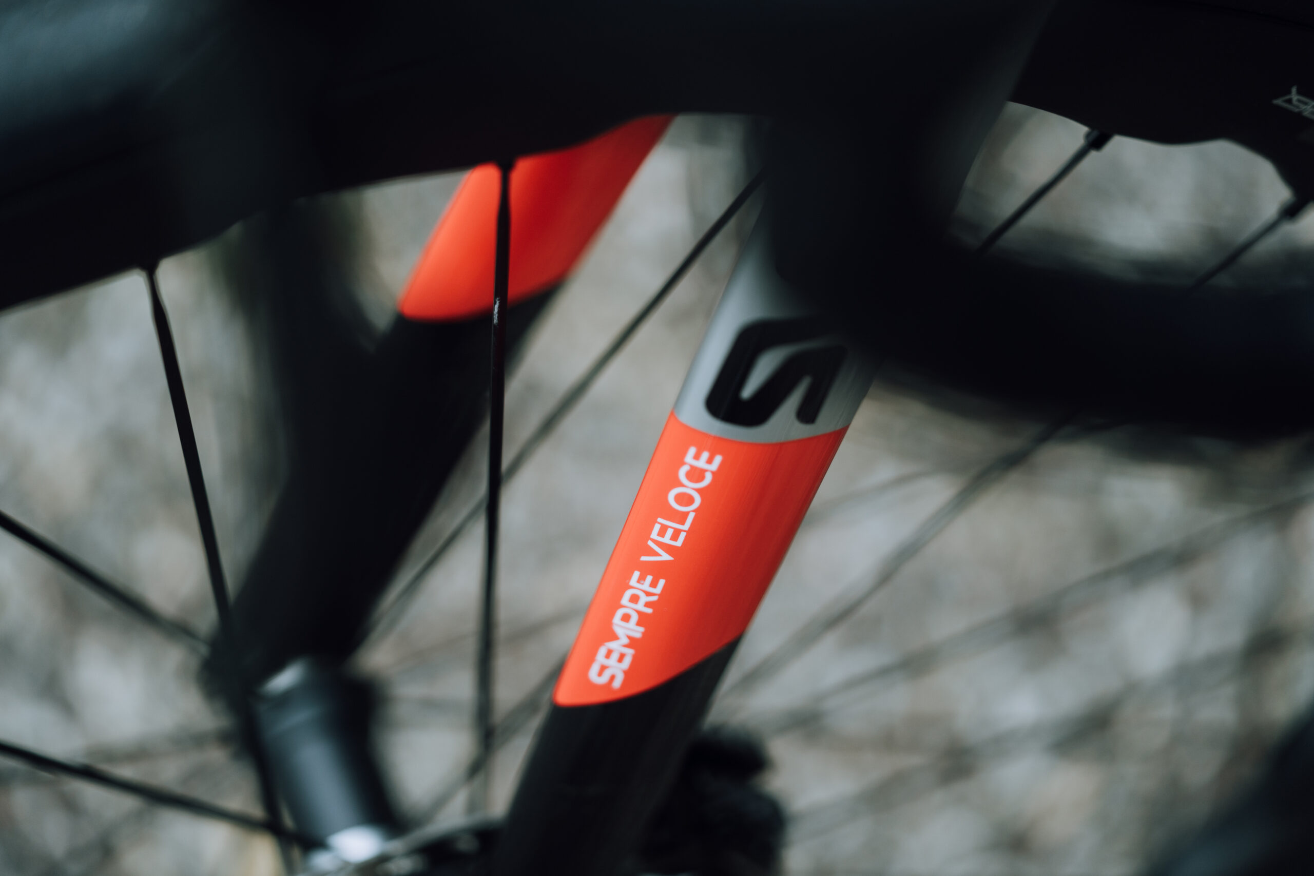 Basso SV fork detail saying "sempre veloce"