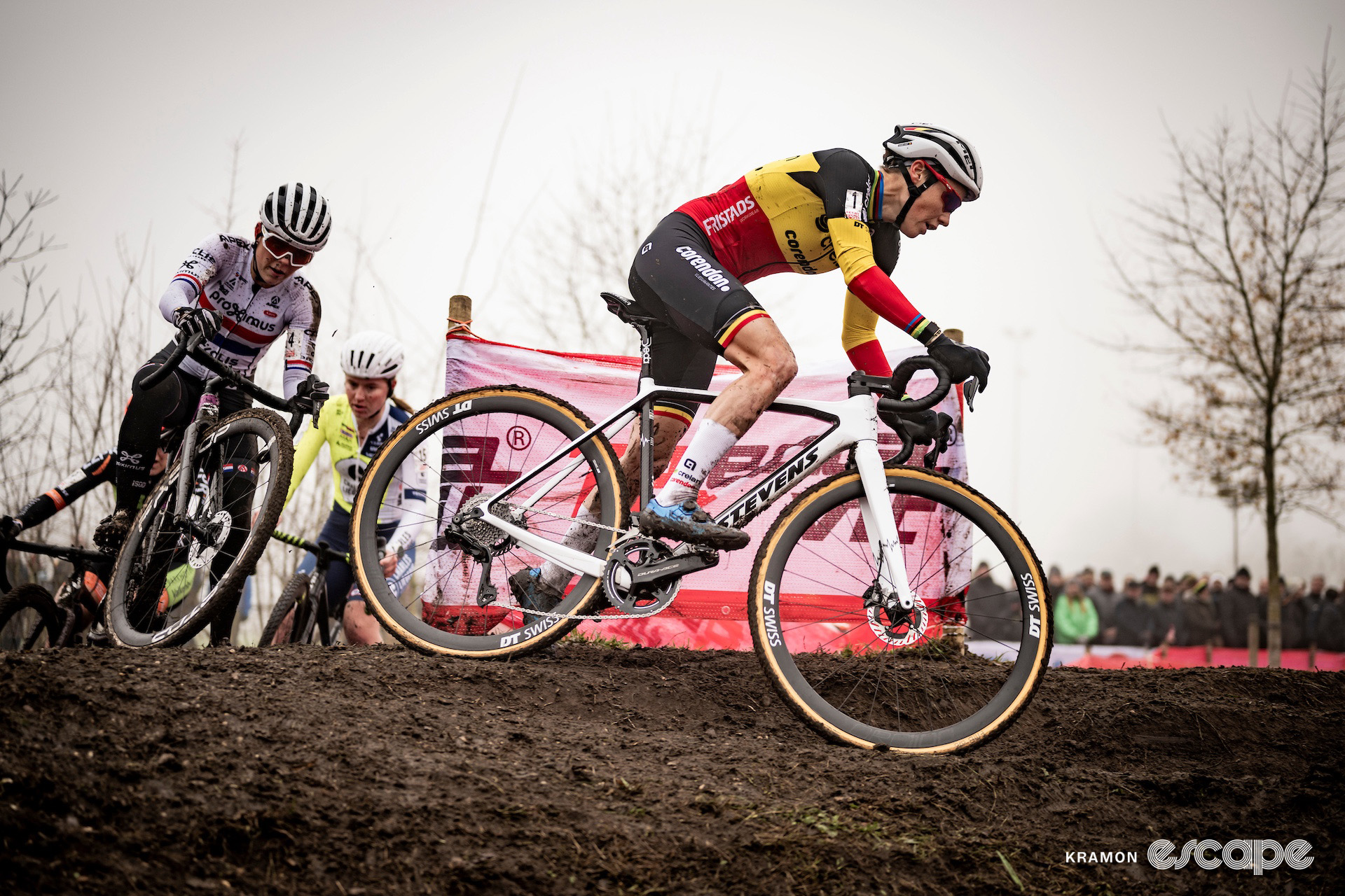 Sanne Cant and Imogen Wolff during Exact Cross Loenhout.