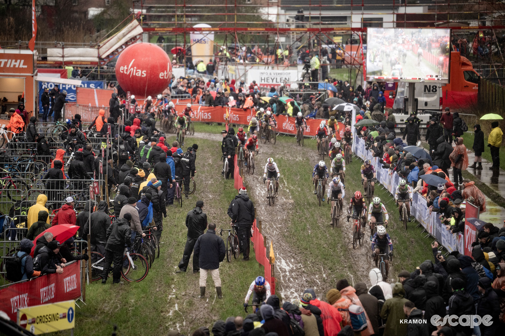 The elite women during World Cup Dendermonde.