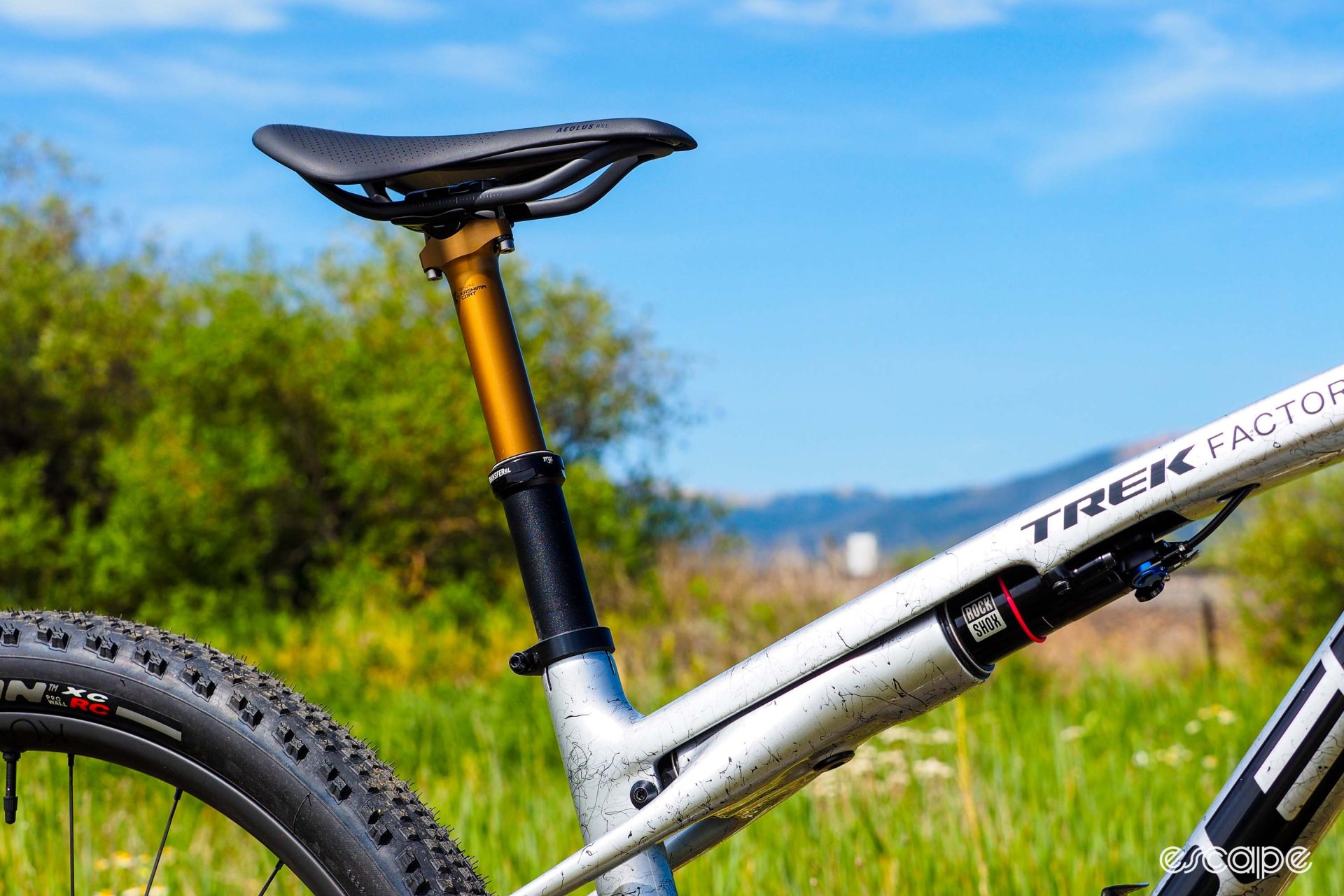 Trek accepted a weight penalty to outfit the Supercaliber with a 100 mm travel Fox Transfer SL dropper post.