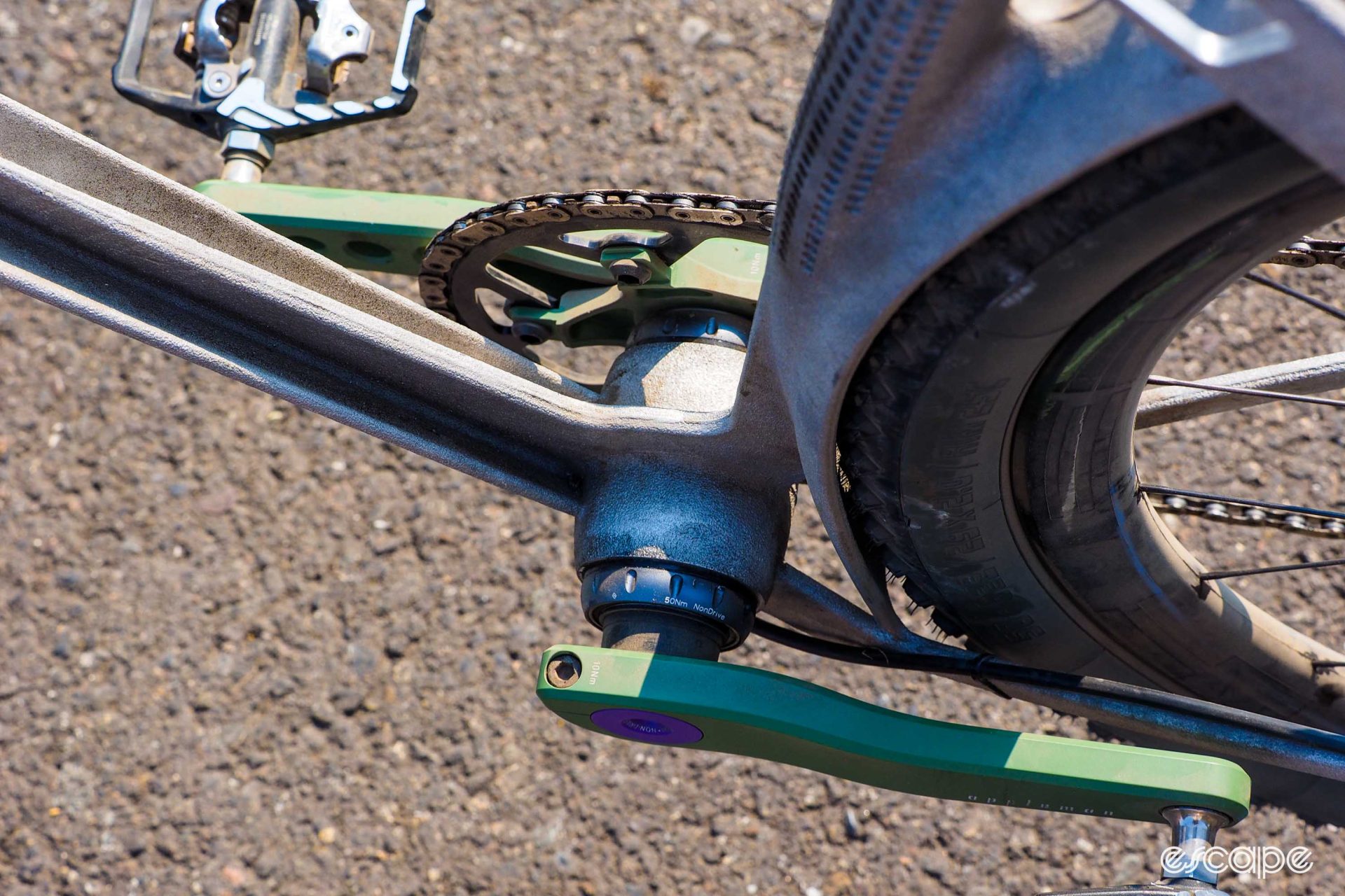 Detail shot of bottom bracket area and rear tyre clearance. 