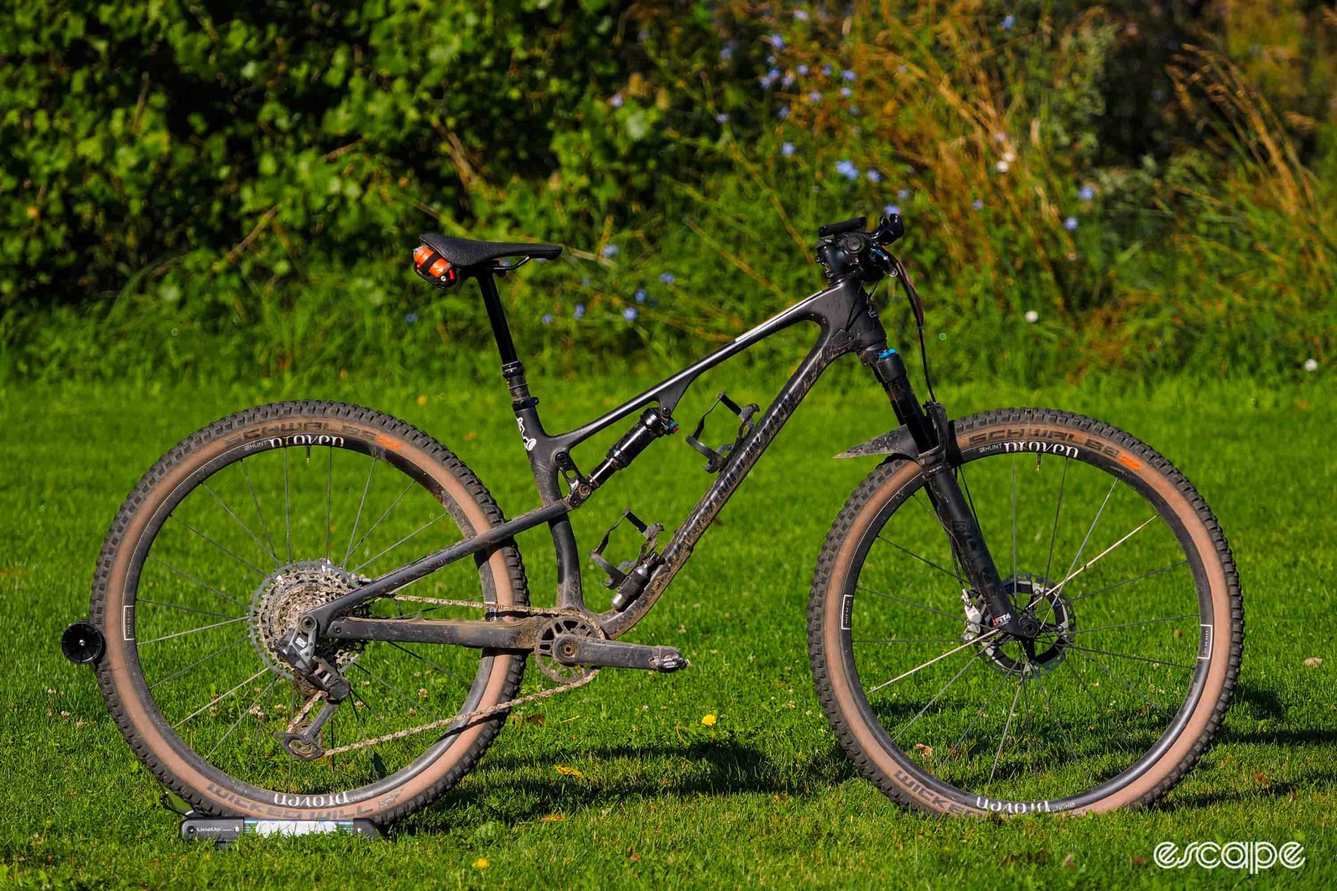 Rocky Mountain Element Carbon side view