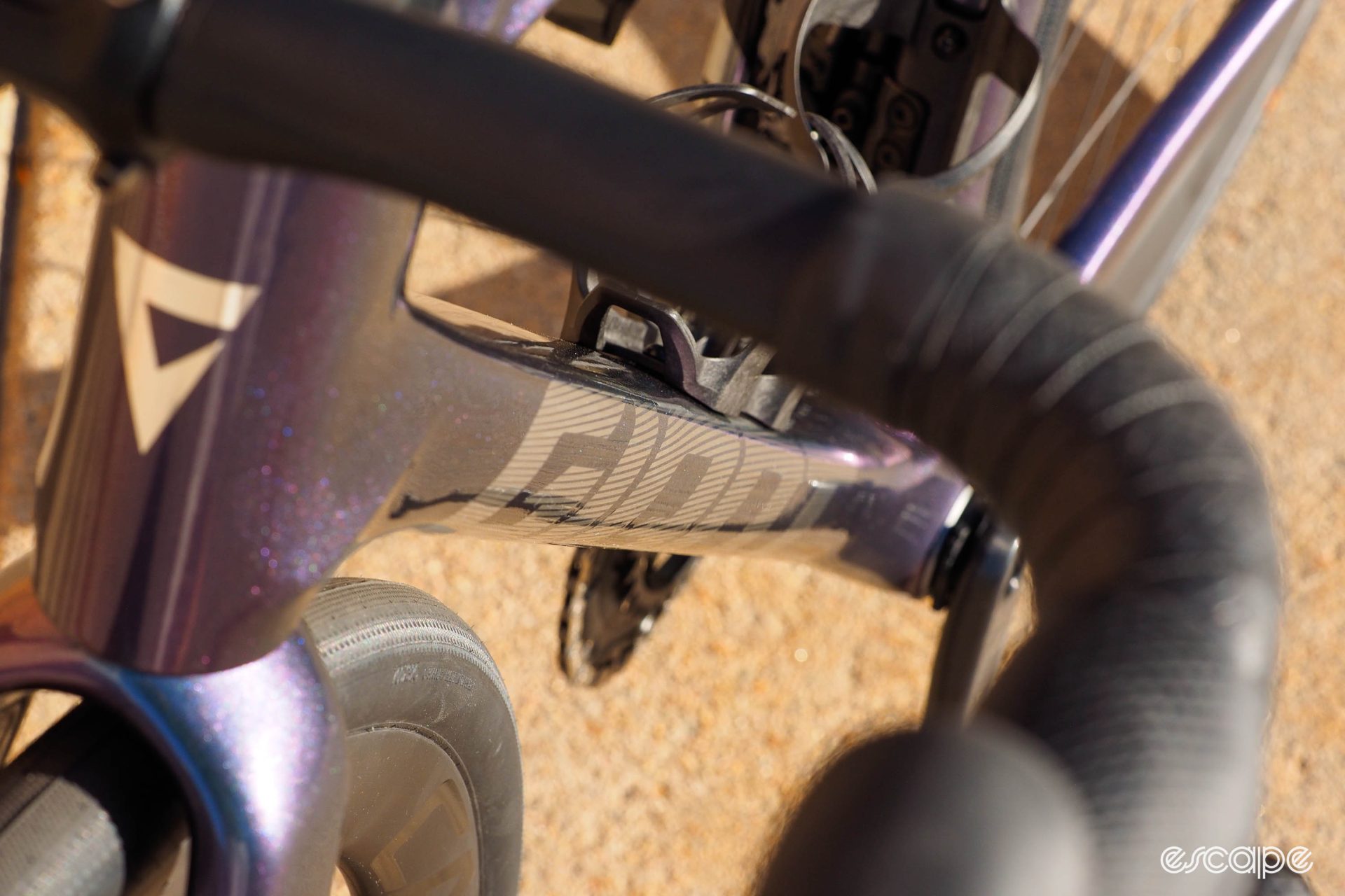 The downtube of the 2024 Giant Defy Advanced, showing its own D-shaped truncated aero shape.