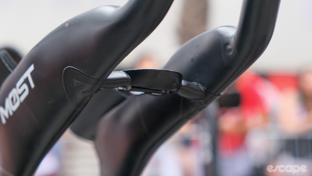 The image shows the GPS head unit mount on Geraint Thomas' new extensions. 