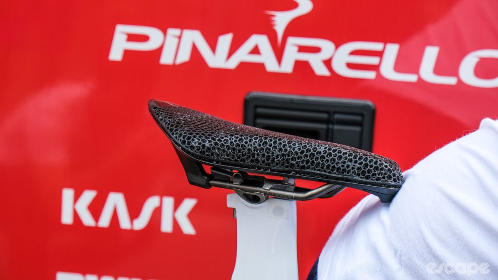 The photo shows a new 3D printed TT saddle from Fizik.