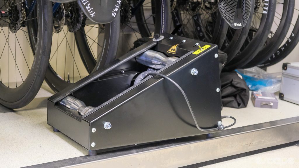 The photo shows the CyclOn SBR disc brake bedding in tool.