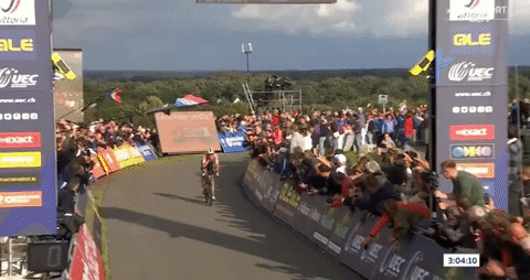 Mischa Bredewold wins the European Championship road race ahead of Lorena Wiebes and Lotte Kopecky.