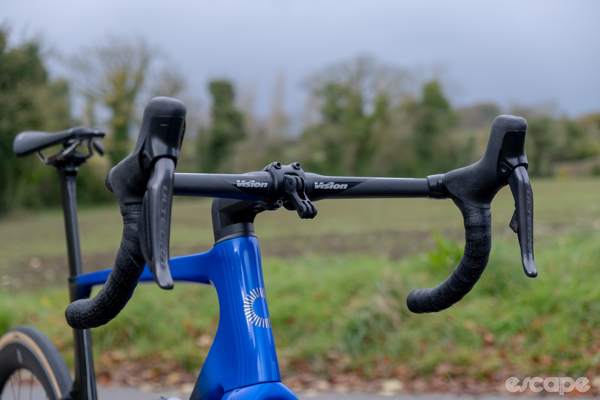 The photo shows the front of the tops on the Vision Trimax Carbon Aero handlebar with internal hose routing on a new Cannondale SuperSix Evo Hi-Mod 2.