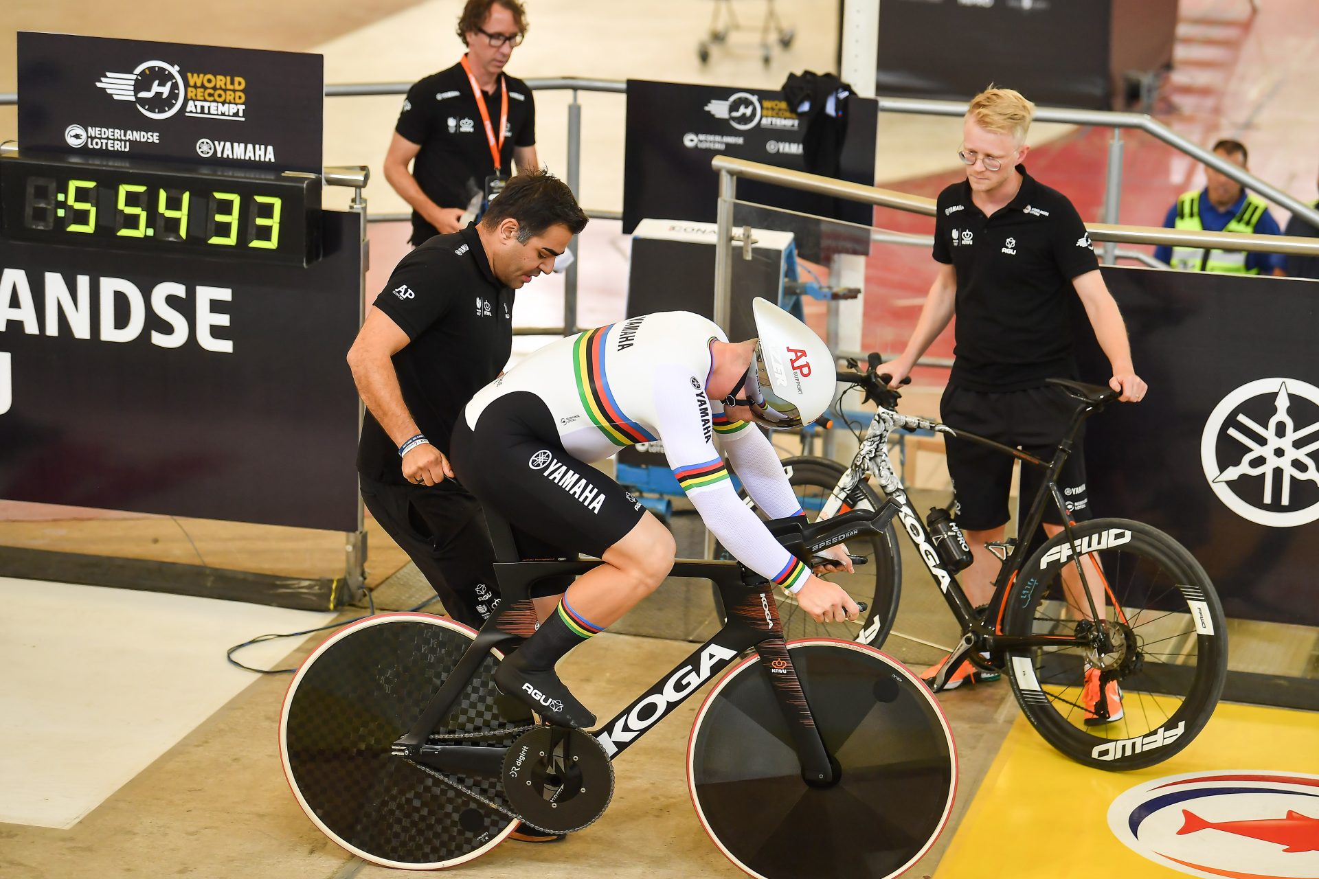 The photo shows Jeffrey Hoogland at the UCI Kilo world record attempt