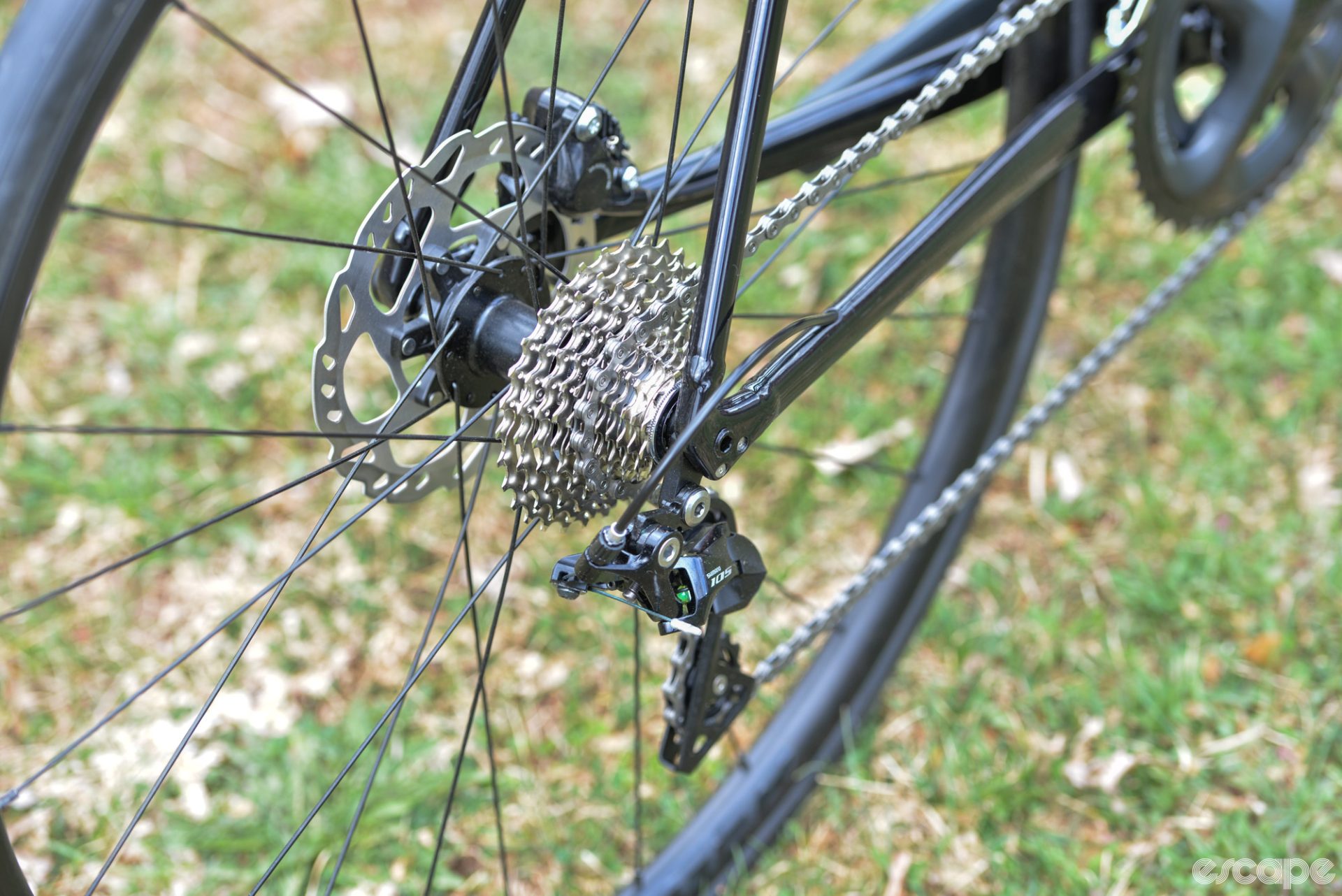 The 11-speed Shimano 105 R7000 rear derailleur and cassette, which is a stock 11-30 combo.