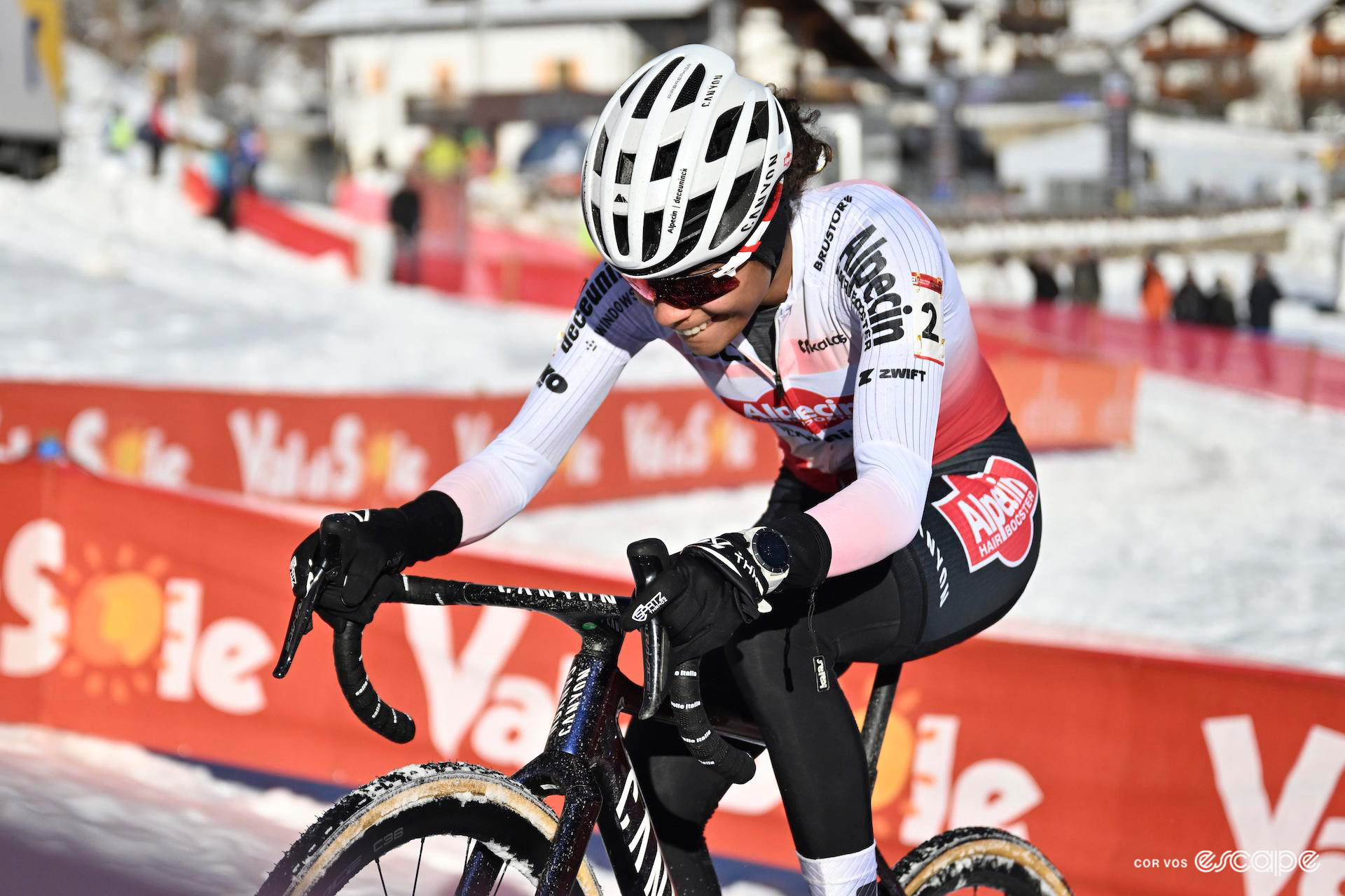 Ceylin del Carmen Alvarado in the World Cup leader's jersey during UCI Cyclocross World Cup Val di Sole.