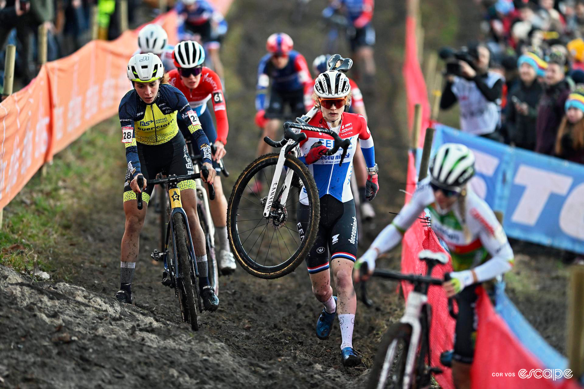 Some of the top elite women during Cyclocross World Cup Namur, including Puck Pieterse, Sara Casasola and Marie Schreiber.