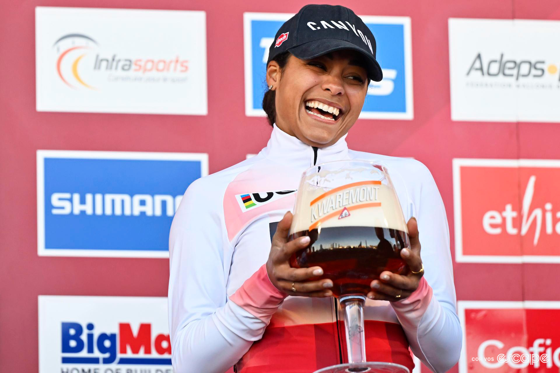 Ceylin del Carmen Alvarado on the podium after winning Cyclocross World Cup Namur.