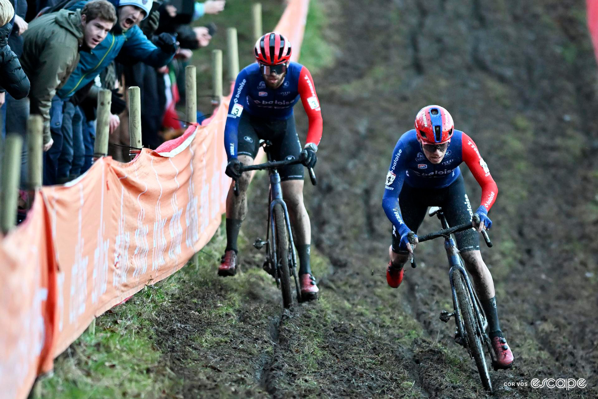Pim Ronhaar and Joris Nieuwenhuis rid the treacherous off-camber section during Cyclocross World Cup Namur.