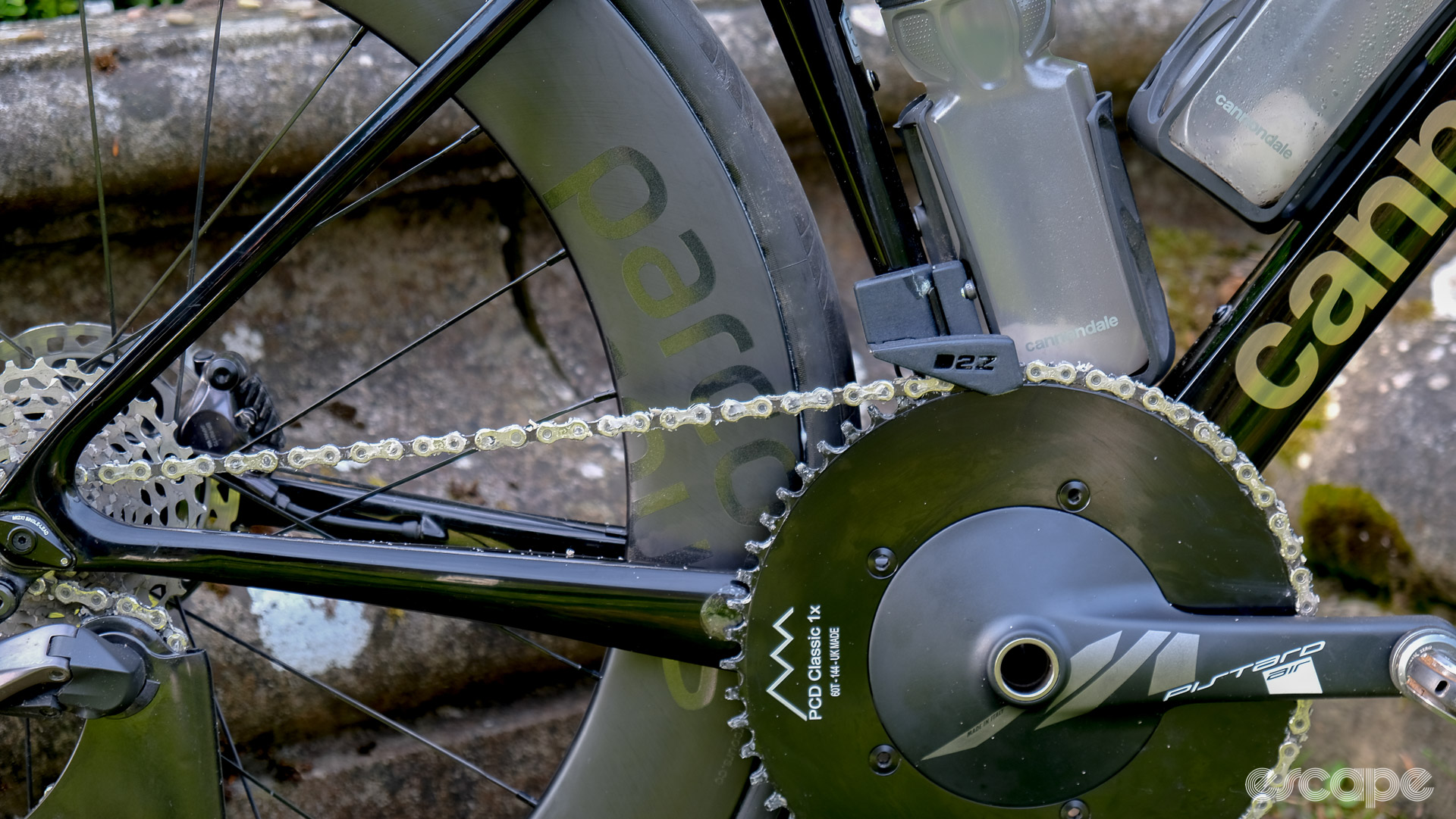 The drivetrain, showing the Drag2Zero chain catcher running along the top of the chainring.