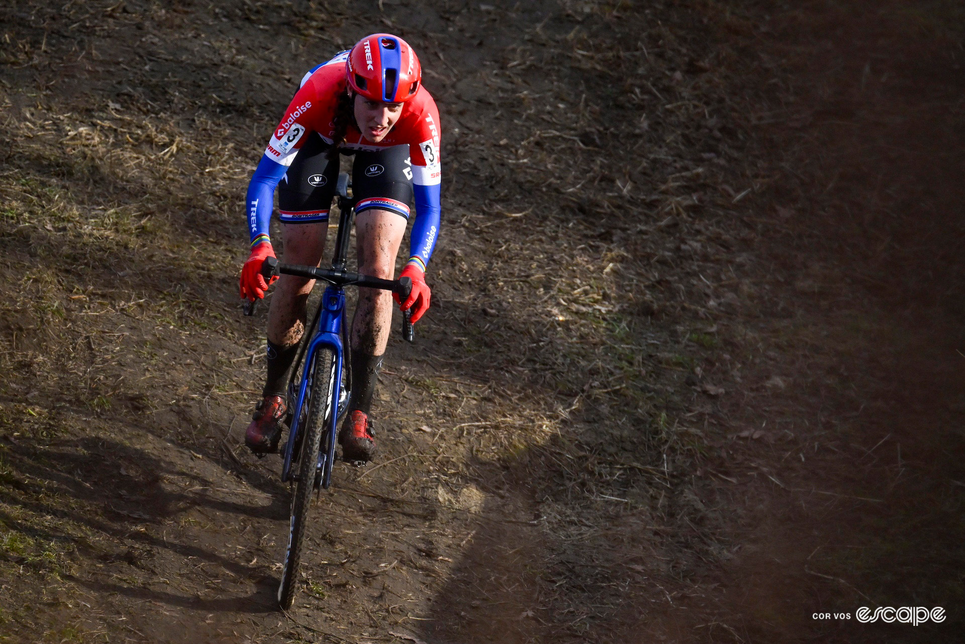 Dutch national champion Lucinda Brand chases in second during X2O Trofee Hamme - Flandriencross.